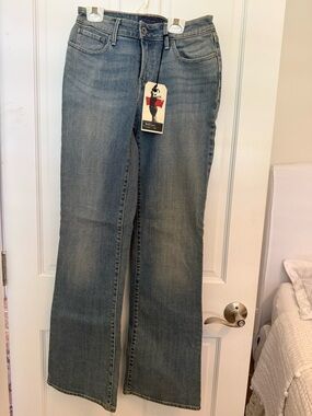 NWT Levi Signature Modern Bootcut Long (6L)